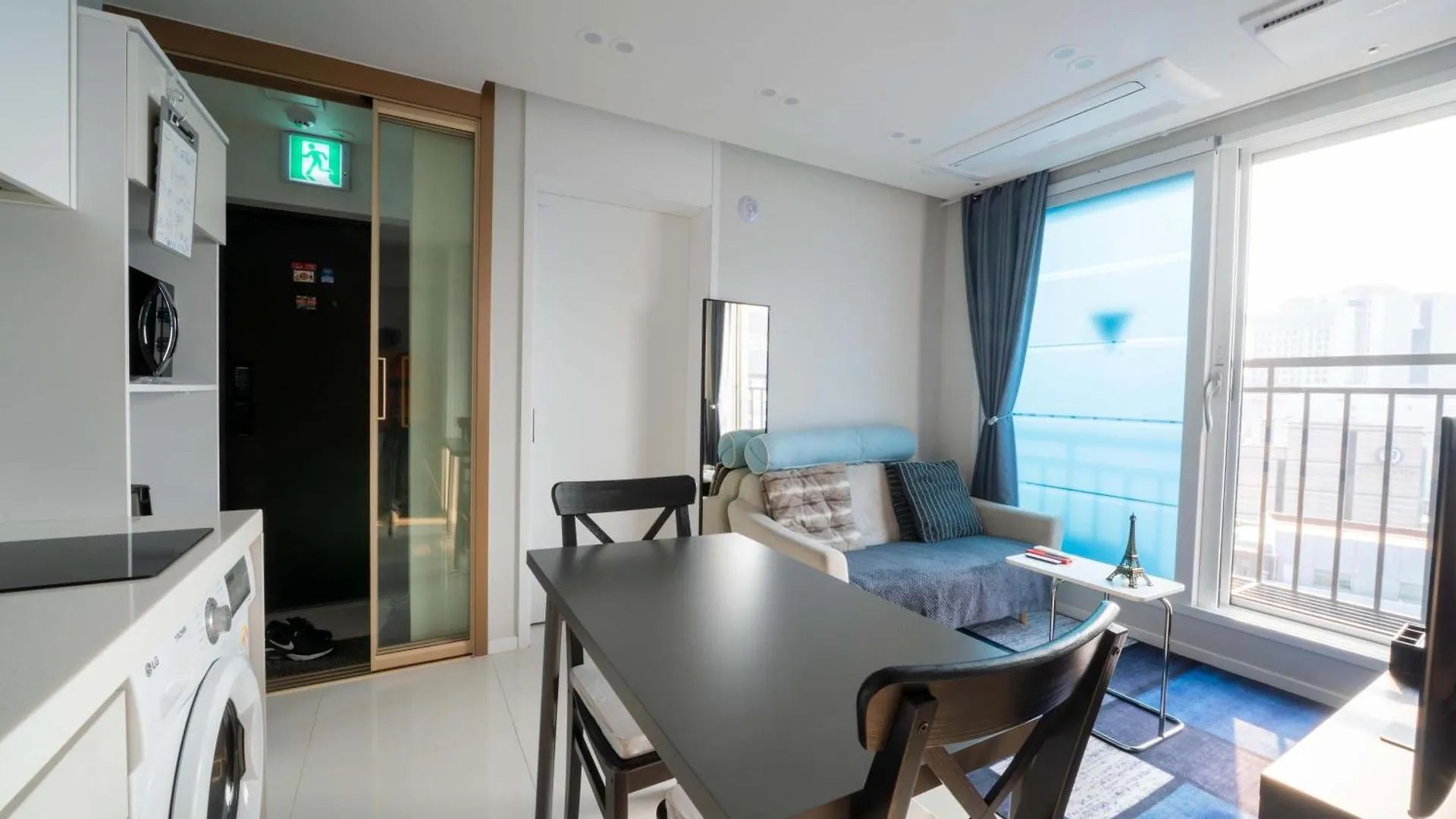 Stunning Luxury Apartment Сеул